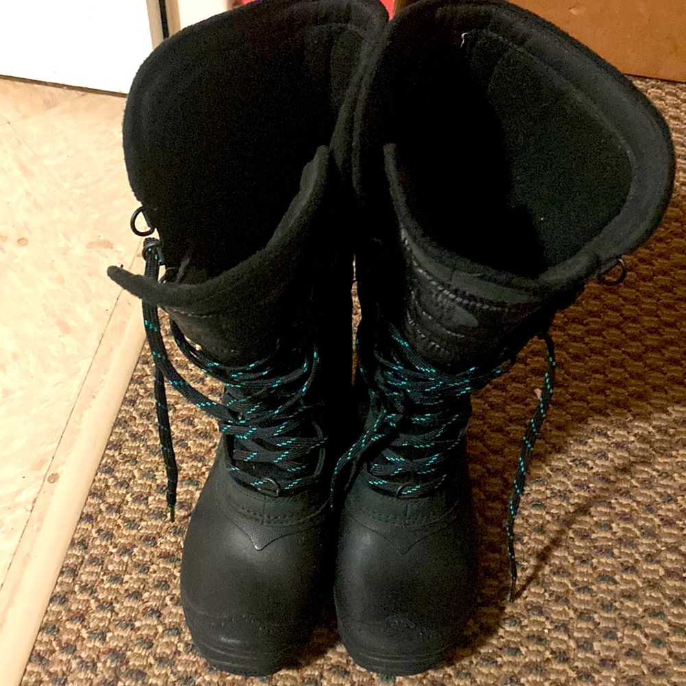 North face cold weather snow boots like new - only worn a handful of times.